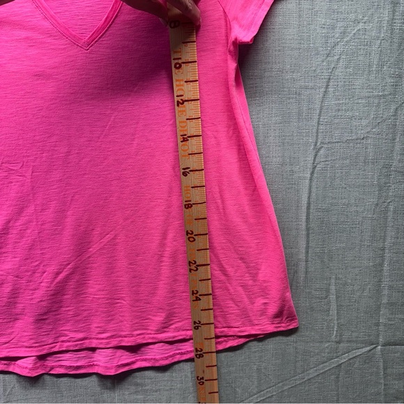Lilly Pulitzer Etta V-Neck T-Shirt Top Pink Slub Cotton Short Sleeve Size Large - Picture 7 of 7